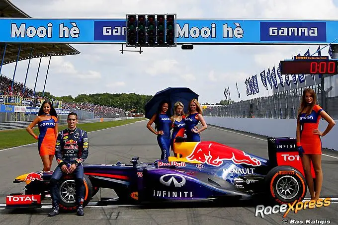 grid girls gamma racing day assen red bull f1 racexpress 2014 680 aaz6o0223 1