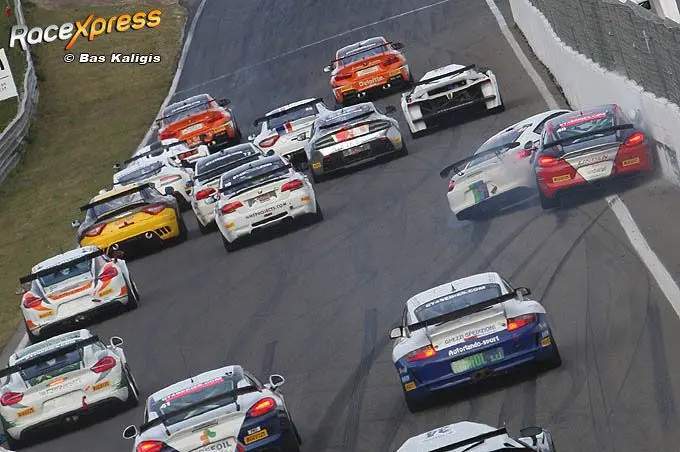 gt4 startveld zandvoort a81f1277