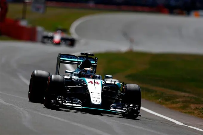 hamilton pole silverstone