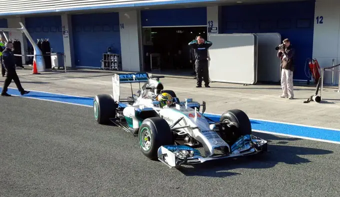 hamiltonpitlanejerezd1 rx680