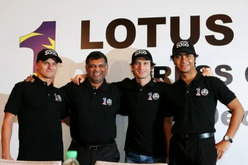 heikki kovalainen tony fernandes jarno trulli and fairuz faury at the lotus f1 racing driver announcement 14th december 2009