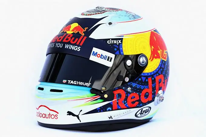 helm daniel ricciardo