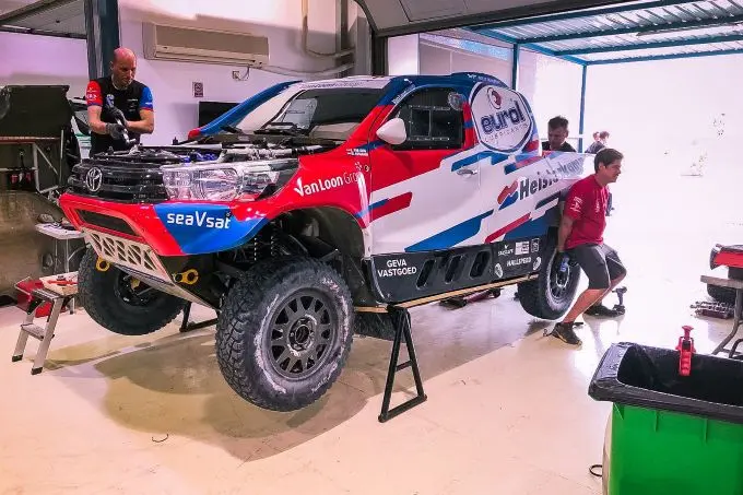 hiluxvanloon