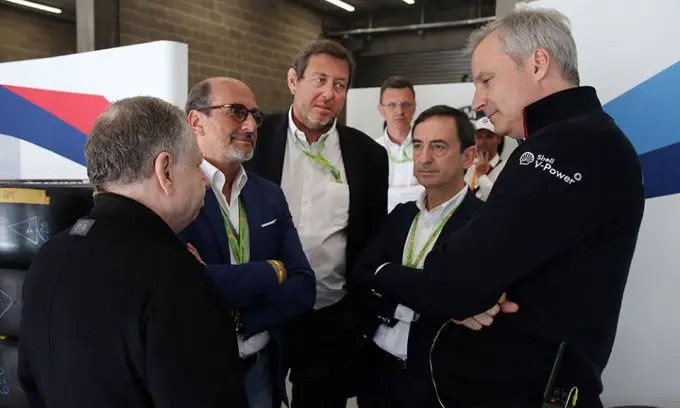 hypercar conversation 42455562 1821157574666696 1002652448734576640 n