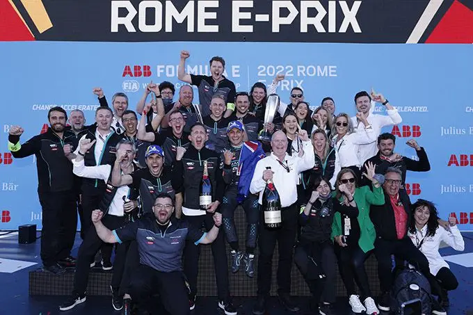 j tcs racing mitchevans win 100422