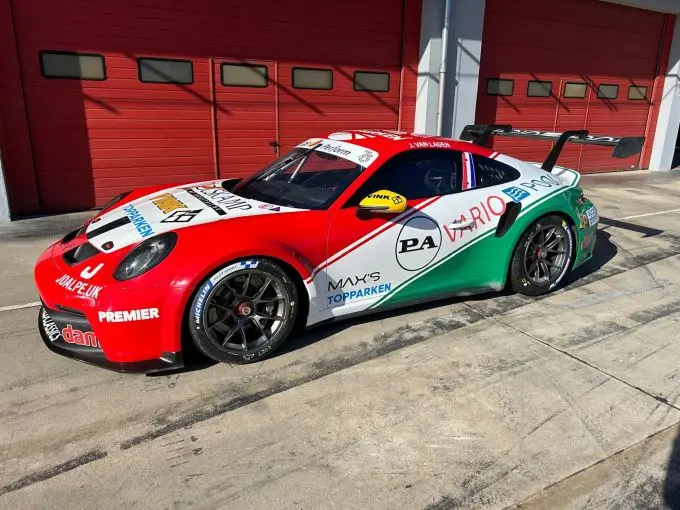 jaap van lagen verlengt verblijf in porsche supercup
