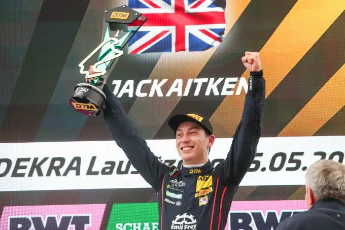 jack aitken freute sich yber einen last minute erfol 250525 dtm 2