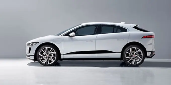 jaguar i pace bekroond tot beste suv met goldenes lenkrad