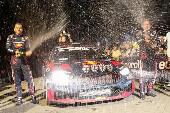 jos verstappen rechts en navigator renaud jamoul winnen met skoda de 42e eurol hellendoorn rally rx