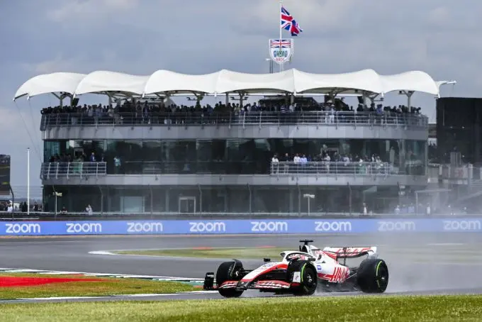 kevin magnussen silverstone