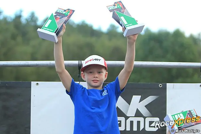 kick podium ge3g2673