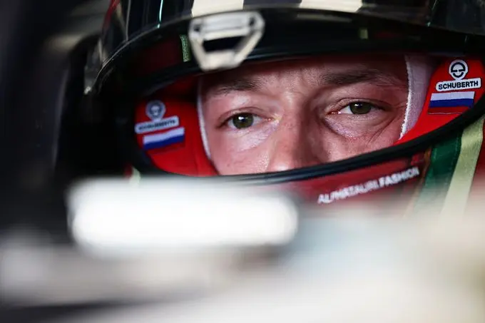 kvyat helm