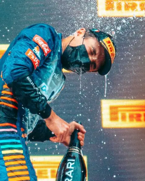 lando norris champagne
