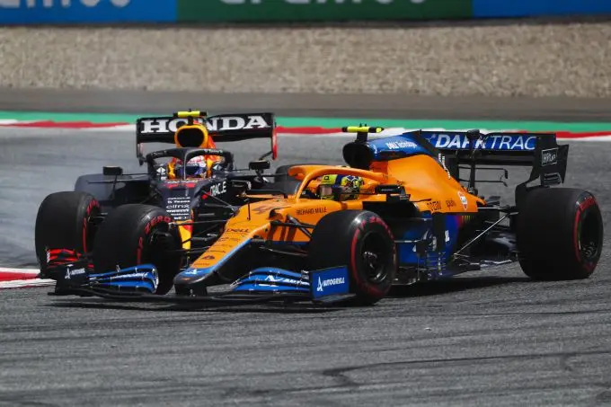 lando norris voor perez 1