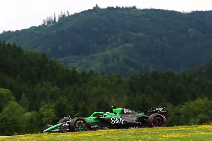 large 2025 austrian grand prix friday 1