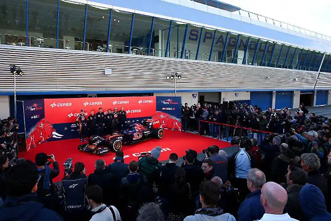 launch toro rosso str10 3