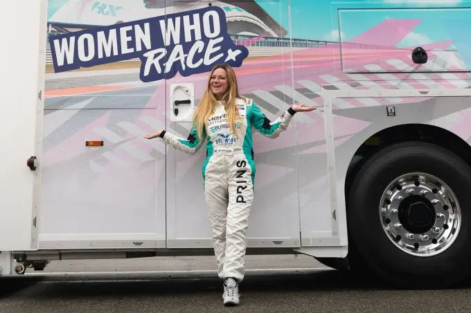 laura van den hengel women who race
