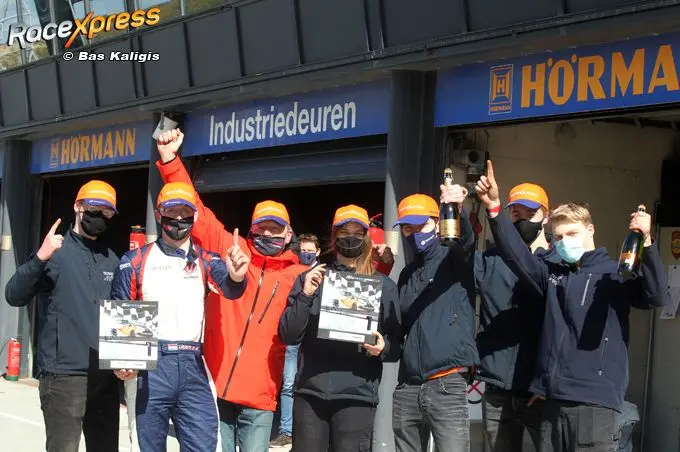 laurens de wit en de technische staf studenten imgl2565