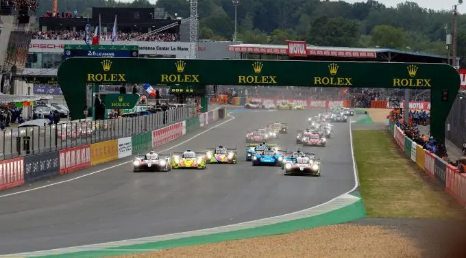 le mans start fc910a37 03b1 4c6e b05f 79041ee7723f