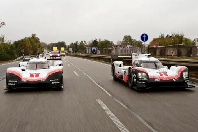 le mans winnaar porsche 919 hybrid op de openbare weg 1