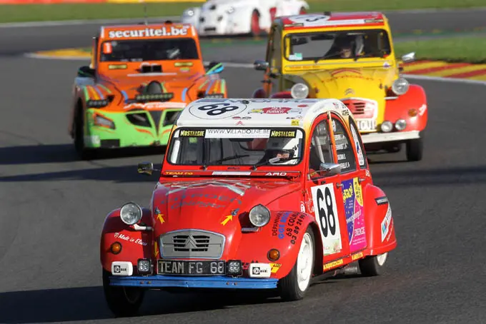 lelijke eend racen in de 24h spa 02 cv