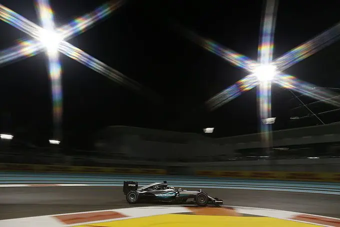 lewis hamilton abu dhabi racexpress 1 1