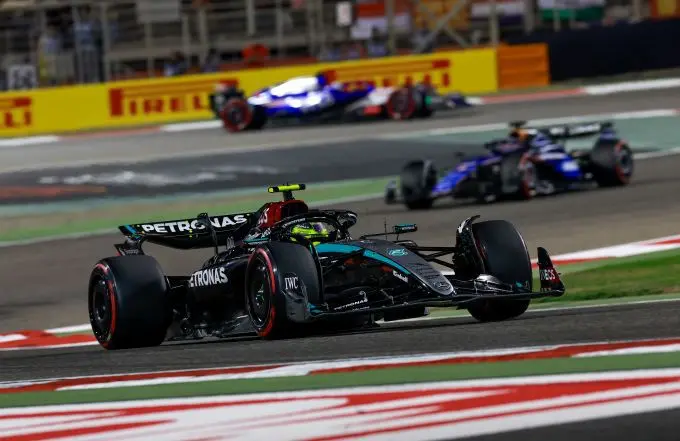 lewis hamilton actie m417681