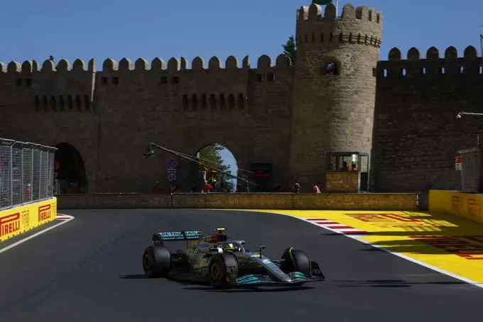 lewis hamilton baku 1