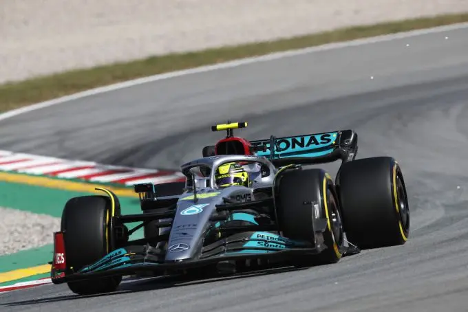 lewis hamilton barce race