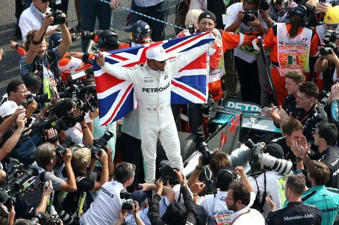 lewis hamilton f1 wolrd champion 2017