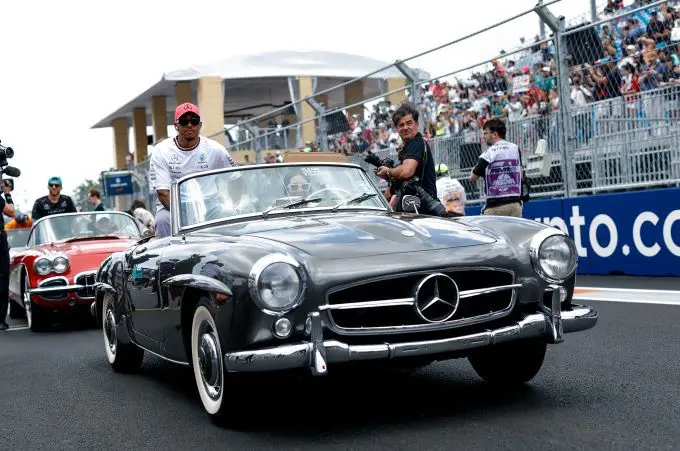 lewis hamilton gp miami parade 680x453 m369047