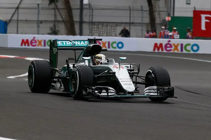 lewis hamilton in gp mexico rx680