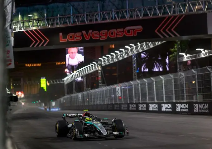 lewis hamilton las vegas