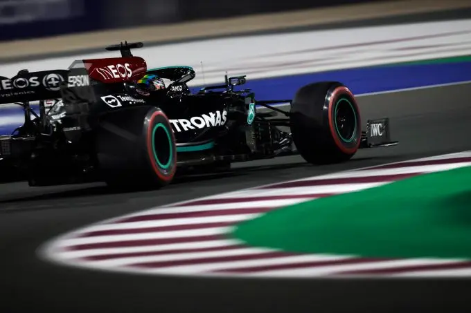 lewis hamilton mercedes qatar