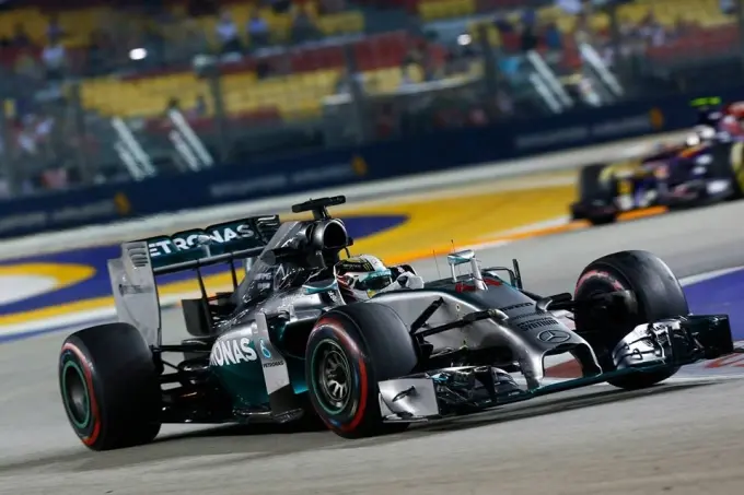 lewis hamilton singapore 2014