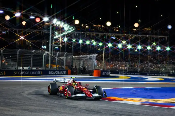 lewis hamilton singapore