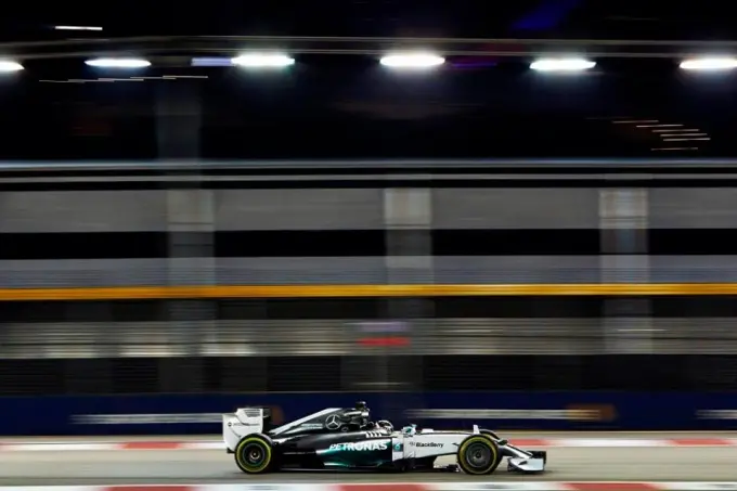 lewis hamilton singapore vt2