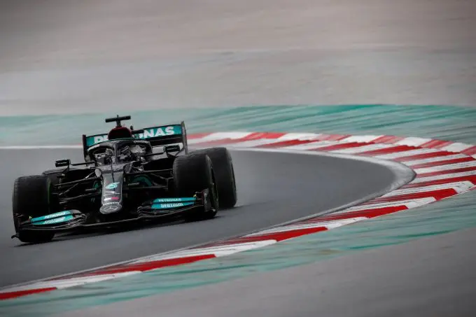 lewis hamilton turkije natte baan