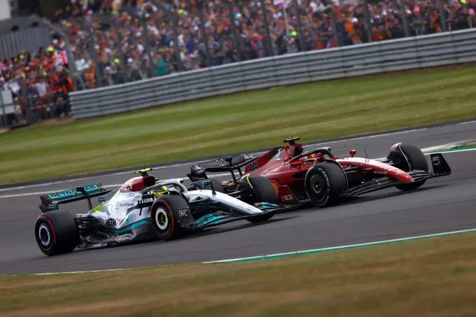 lewis hamilton vs leclerc mercedes vs ferrari m322370