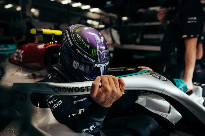lewis hamilton w13 test bahrein 2