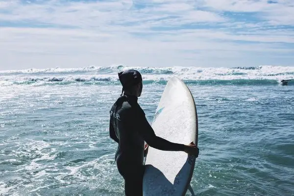 lewishamiltonsurfing