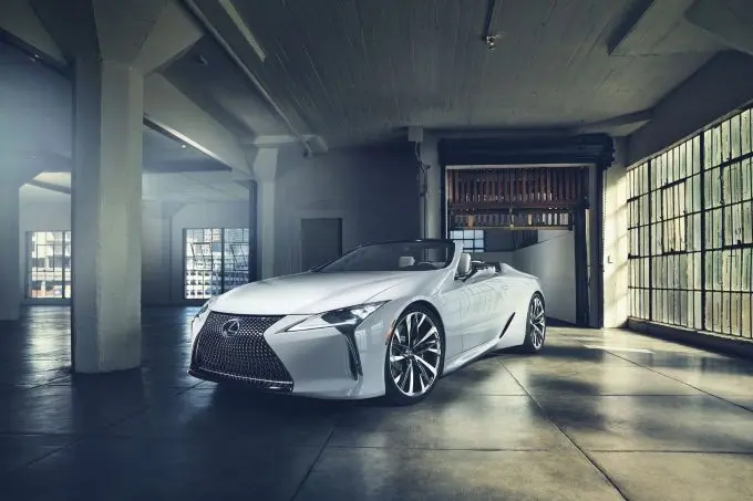 lexus presenteert twee europese primeurs op de autosalon van genyve 2019 1