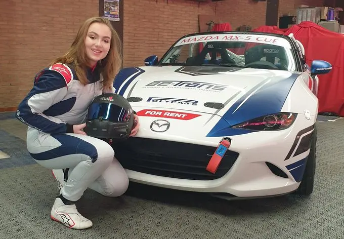 lisette grinwis mazda mx5 cup