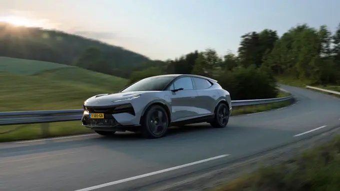 lotus eletre s kaimu grey dynamic 1