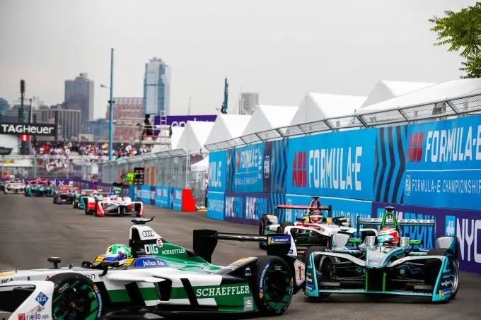 lucas di grassi voor nelson pirquet