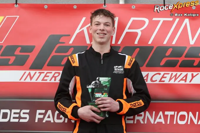 lucas koppes naar eerste overwinning in nieuwe ka 100 klasse