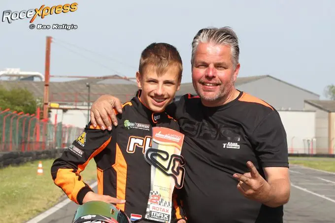 luuk neessen met trotse pa ge3g9404