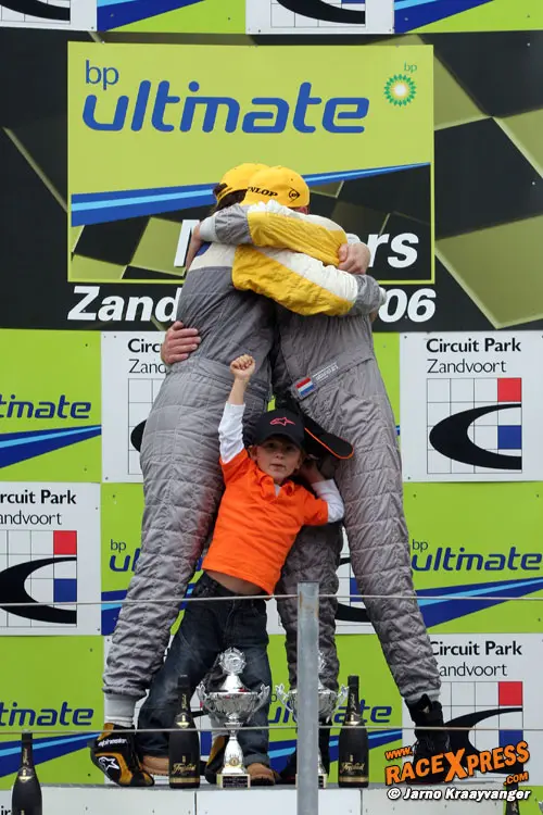 m06 seat podiumr1img 0332
