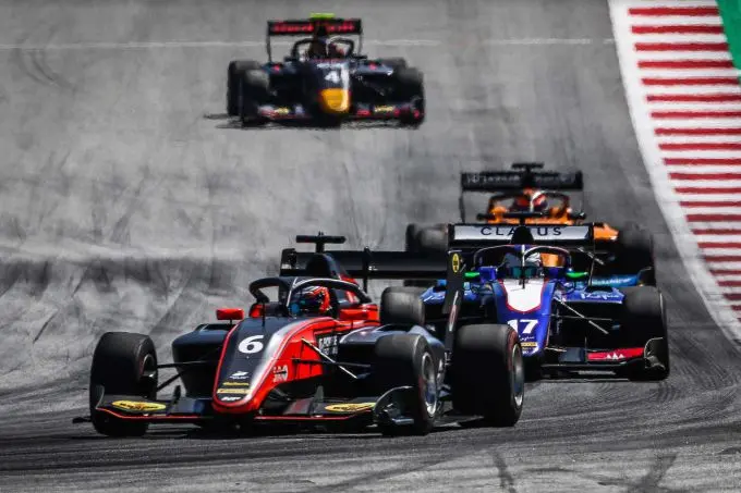 magere beloning voor strijdende richard verschoor bij fia f3 in oostenrijk 1
