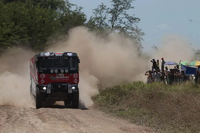 mammoet rallysport renault dakar